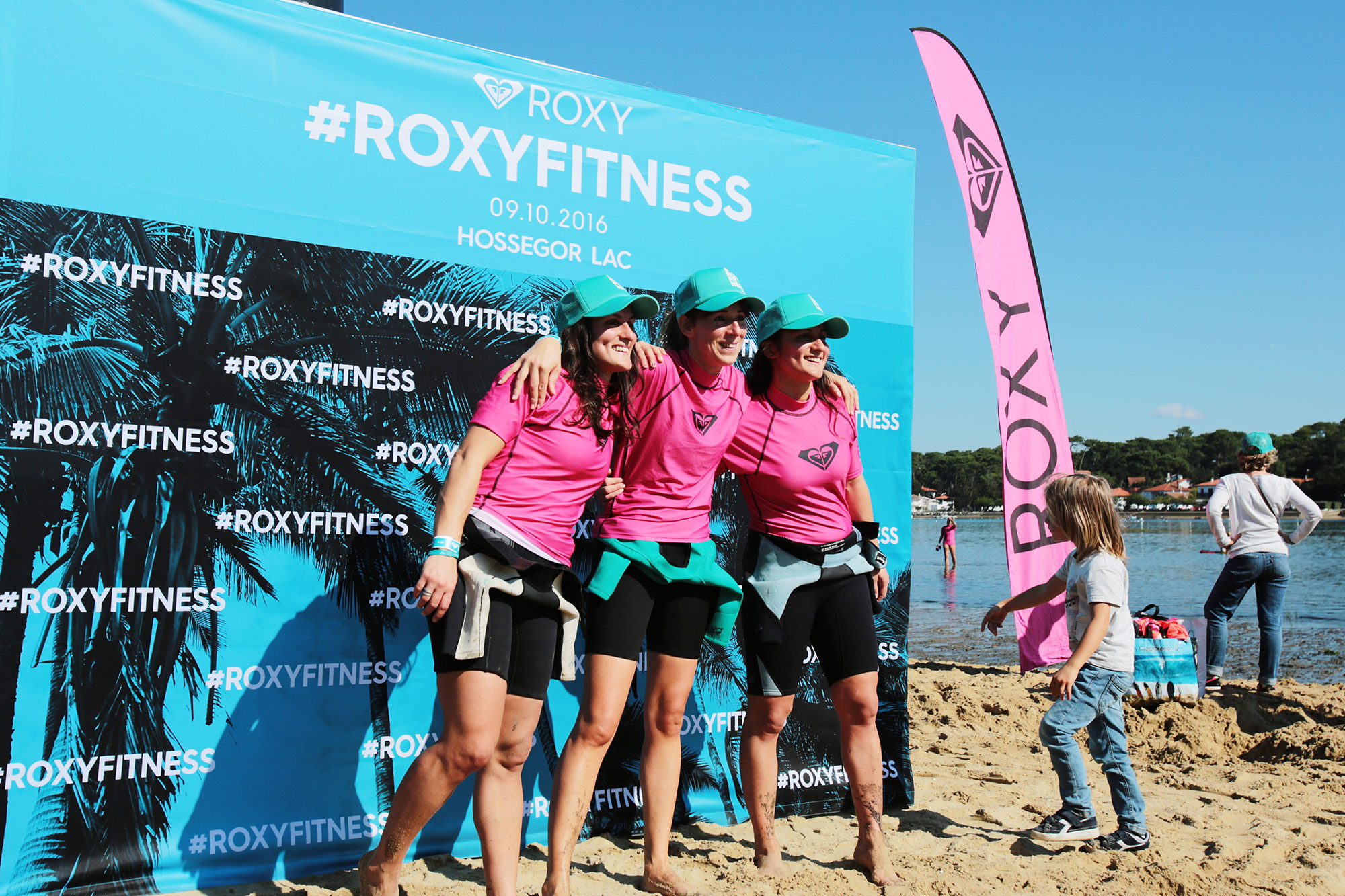 Thousands of girls take up the #ROXYfitness Challenge in Hossegor, France